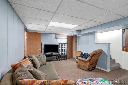 862 Buckingham St, Wyoming MI 49509-2827 exterior