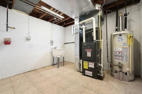 4985 Aspen St, Pittsburgh PA  15122-1250 exterior