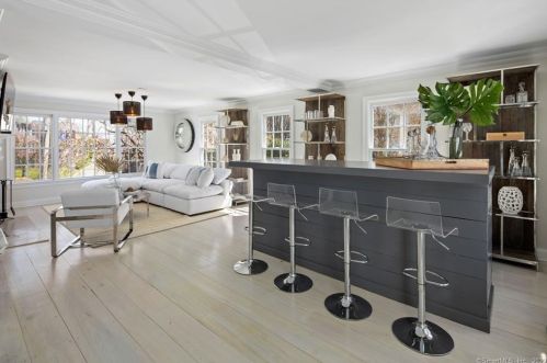 42 Danbury Ave, Westport CT  06880-6821 exterior