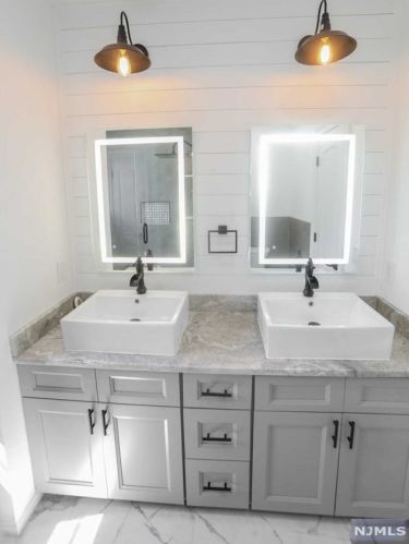 83 Columbia St, Wood-Ridge NJ  07075-2403 exterior