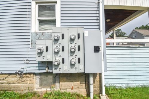 90 Kensington Ave, Springfield MA  01108-1856 exterior