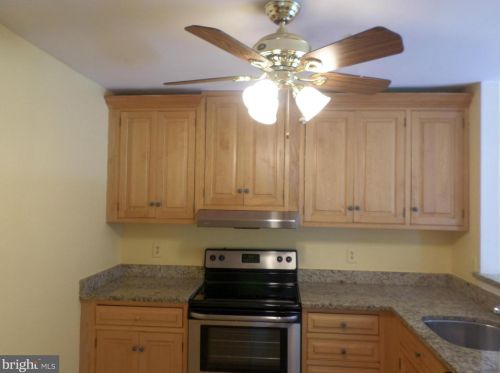 10846 Whiterim Dr, Rockville MD 20854-1779 exterior