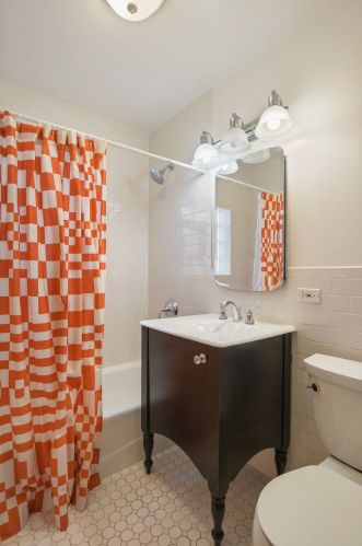 5223 Leamington Ave, Chicago IL 60651-2922 exterior