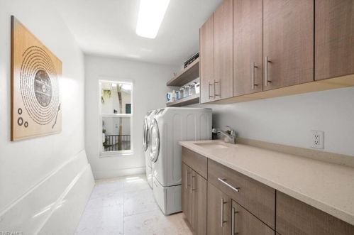 117 Sharwood Dr, Naples FL 34110-5724 exterior