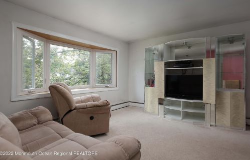 2 Berkshire Ct, Jackson Twp, NJ 08527-2409