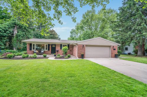 1111 Highgate Rd, Kalamazoo MI 49006-2774 exterior