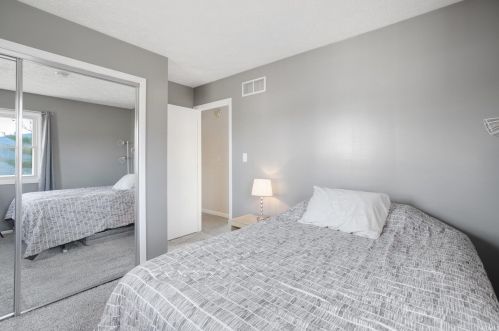 1901 Division St, Mishawaka IN 46545-6201 exterior