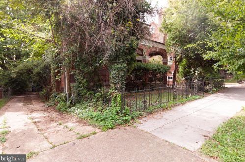 1310 Decatur St, Washington, DC 20011-4434