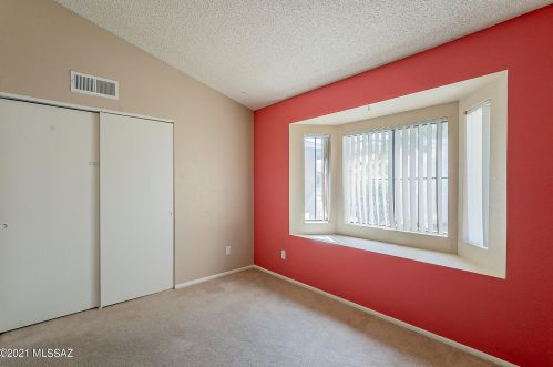 9961 Desert Aire Dr, Tucson AZ 85730-3803 exterior