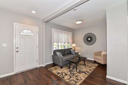 5040 39th St, Milwaukee, WI 53209-5344