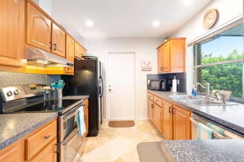 577 24 Ave, Boynton Beach FL 33426-8789 exterior