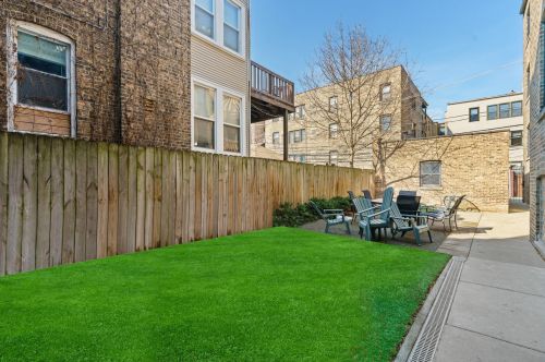 1300 Eddy St, Chicago IL  60657-1432 exterior