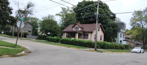 221 Cory Ave, Waukegan, IL 60085-4022