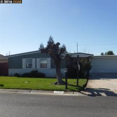 1405 Darlene Dr, Concord CA  94520-3911 exterior