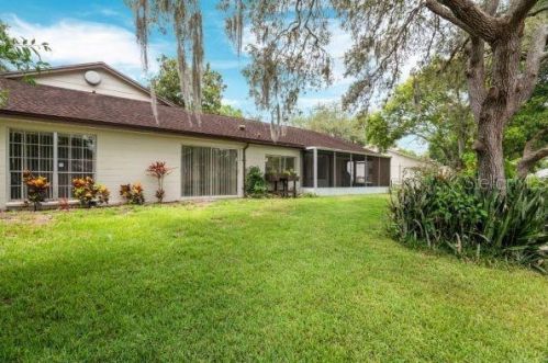 8605 Wagon Wheel Ln, Port Richey FL  34667-2584 exterior