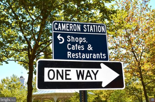 5235 Bessley Pl, Alexandria VA 22304-8646 exterior