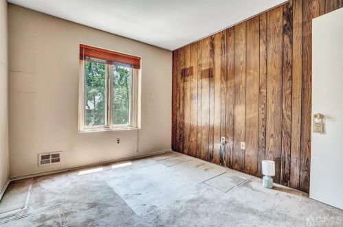 24 Phelps Ave, New Brunswick NJ 08901-3700 exterior