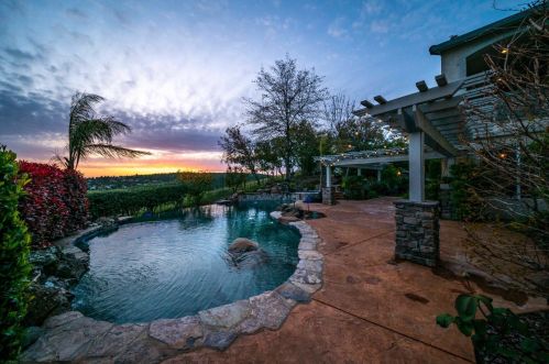 1380 Souza Dr, Folsom CA  95762-7561 exterior