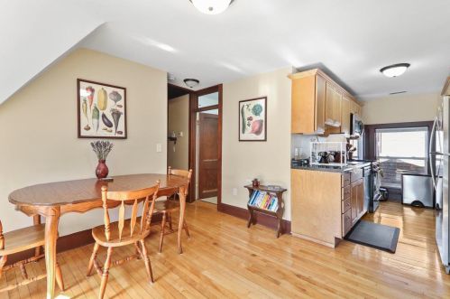 422 Baldwin St, Madison WI 53703-1746 exterior