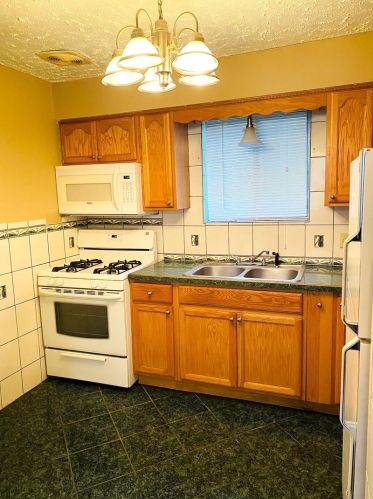 11435 Harvard Ave, Chicago IL 60628-7218 exterior