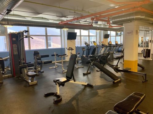 500 Clinton St, Chicago IL  60607-4301 exterior