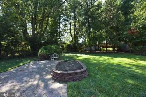 1642 Evers Dr, Mc Lean VA  22101-5012 exterior