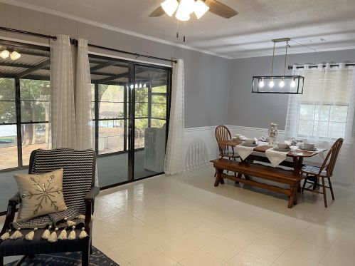 453 Squirrel Rd, Defuniak Springs FL 32433-7682 exterior