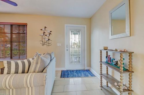 709 93 Ave, Naples FL 34108-2440 exterior