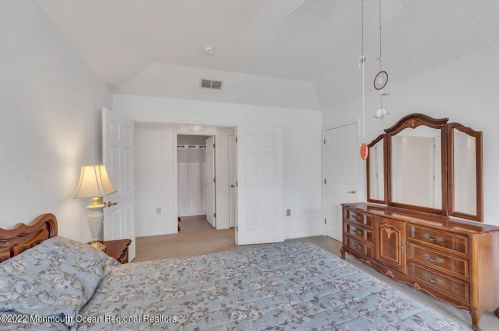 7 Eaton Ct, Jackson Twp NJ exterior