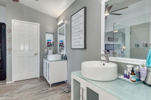 13229 40 St, Phoenix AZ 85018-1601 exterior