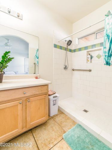 7325 Cross Ridge Pl, Tucson AZ  85710-6075 exterior