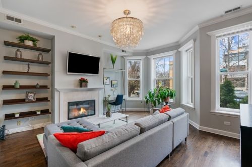 3233 Palmer St, Chicago, IL 60647-2757