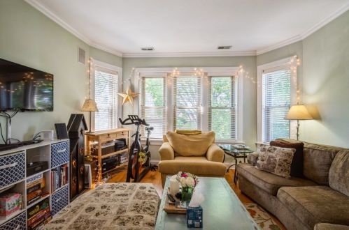 4903 Leavitt St, Chicago, IL 60625-1331