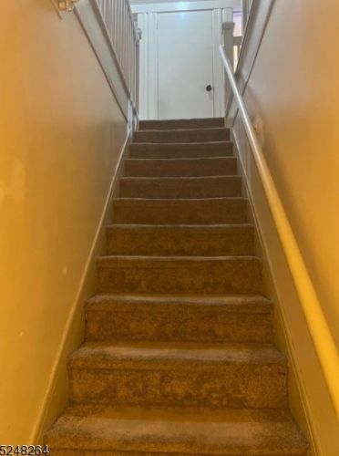 284 Seymour Ave, Newark NJ  07112-1634 exterior