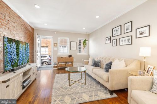 1529 Clarion St, Philadelphia PA  19147-6209 exterior