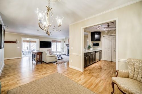 602 Bainbridge Dr, Atlanta GA 30327-4267 exterior