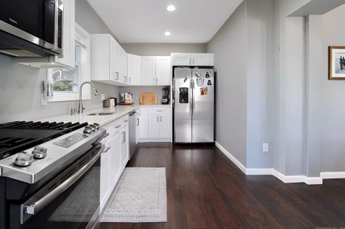 44 Hobart St, Meriden CT  06450-4320 exterior