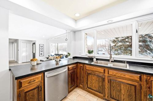 829 Cherie Ln, Duluth MN 55803-2182 exterior