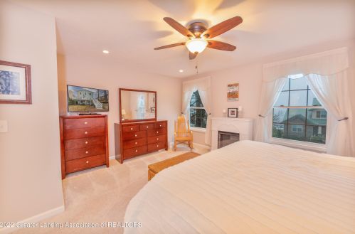 6249 Reynolds Rd, Haslett MI 48840-8906 exterior