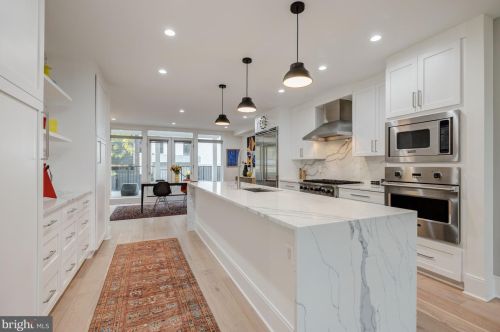 1818 37th St, Washington DC  20007-2238 exterior