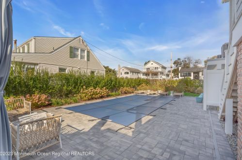 400 Newark Ave, Point Pleasant Beach NJ 08742-4141 exterior