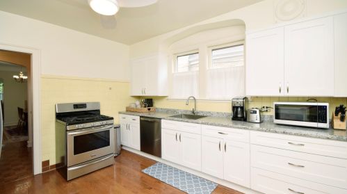 5515 Byron St, Chicago IL 60641-2518 exterior