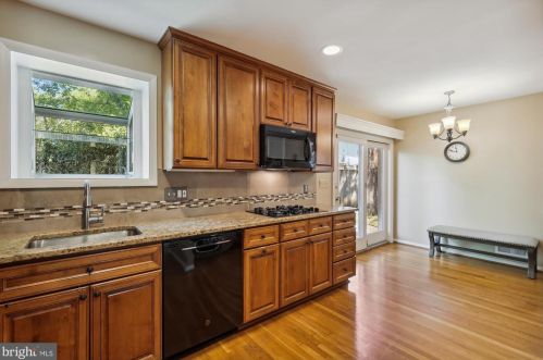 11706 Enid Dr, Rockville MD 20854-3454 exterior