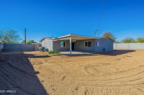 3202 Captain Dreyfus Ave, Phoenix AZ 85032-6706 exterior