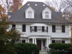 518 Commonwealth Ave, Newton, MA 02459-1604