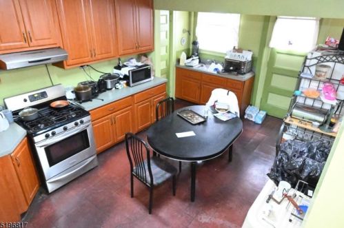 186 9 St, Newark NJ 07107-1925 exterior