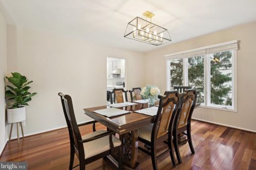 2001 Dundee Rd, Rockville MD 20850-3046 exterior