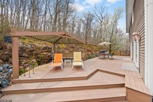 30 Bel Air Dr, Sparta NJ 07871-3735 exterior