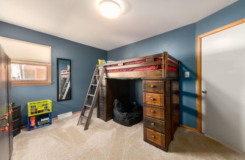 11630 Martha Dr, Milwaukee WI 53226-3920 exterior