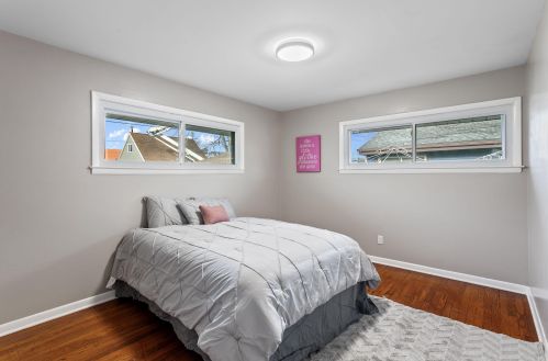 5933 79th St, Milwaukee WI  53218-1716 exterior